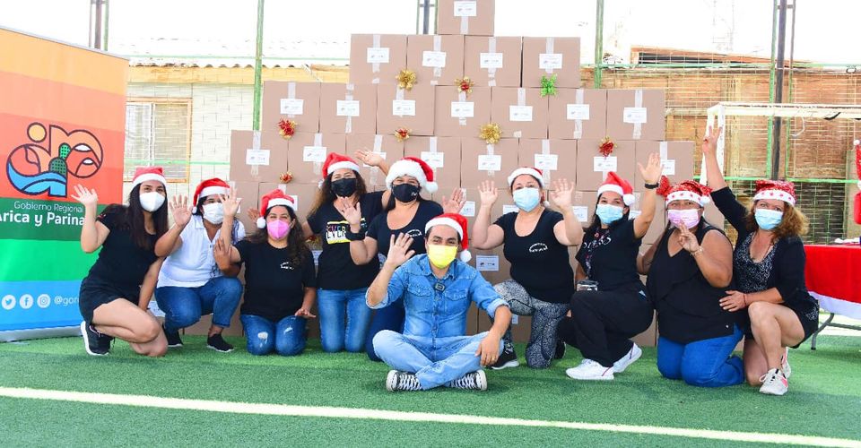 Saludo junto a socias de raíces del sur.jpg